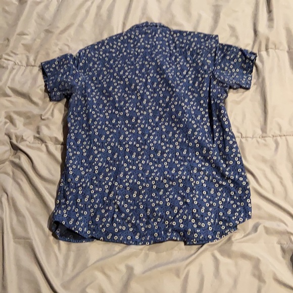 Men’s Short Sleeved Button Down Shirt - Picture 3 of 3